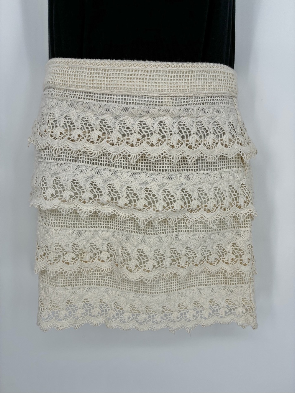 American Eagle Ivory Crochet Lace Tiered Mini Skirt Size 2